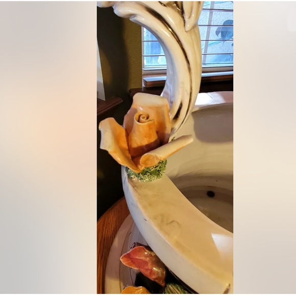 GORGEOUS & RARE EX LARGE VINTAGE  CAPODIMONTE WISHING WELL 27" X 17" - Picture 6 of 12